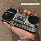 Custodia per cellulare con design a boombox retrò e lettore di cassette