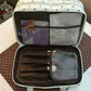 Borsa per il trucco con grandi pois 💙 – Organizer per cosmetici in pelle PU, scomparti intelligenti, manico da trasporto, ideale per i viaggi e l'uso quotidiano
