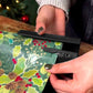 🔥 Promo Natale -50%: Taglierina per Carta Regalo “Clean-Cut” – Taglio dritto e pulito in pochi secondi, addio forbici e strappi, perfetta per confezionare regali.